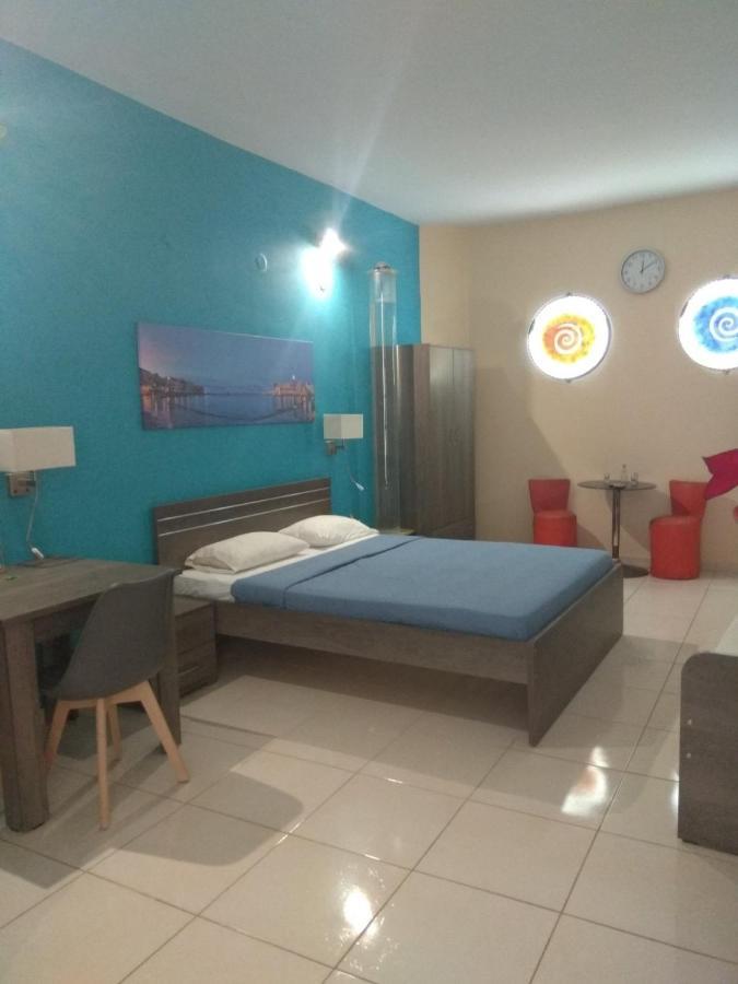 Blue Studios Ханя Екстериор снимка